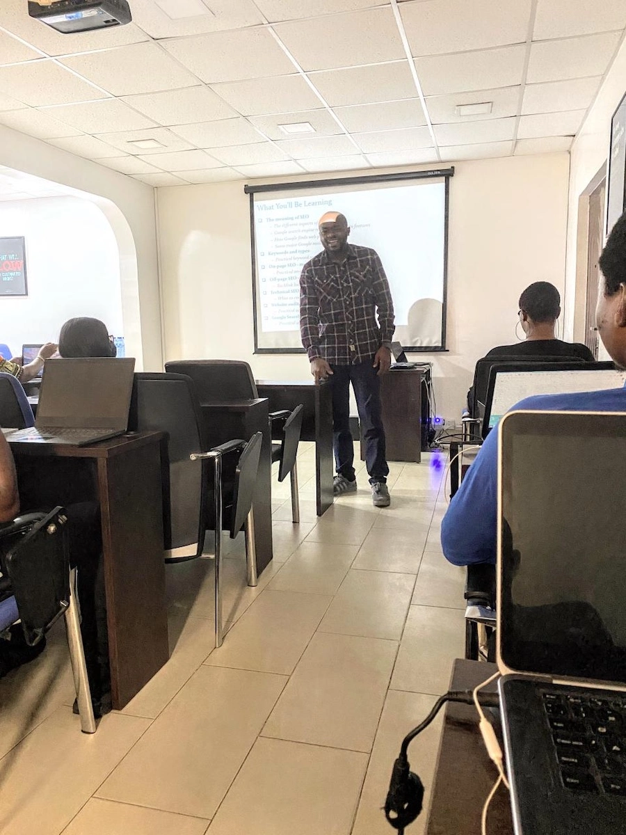 UGO Anums training students at a digital centre